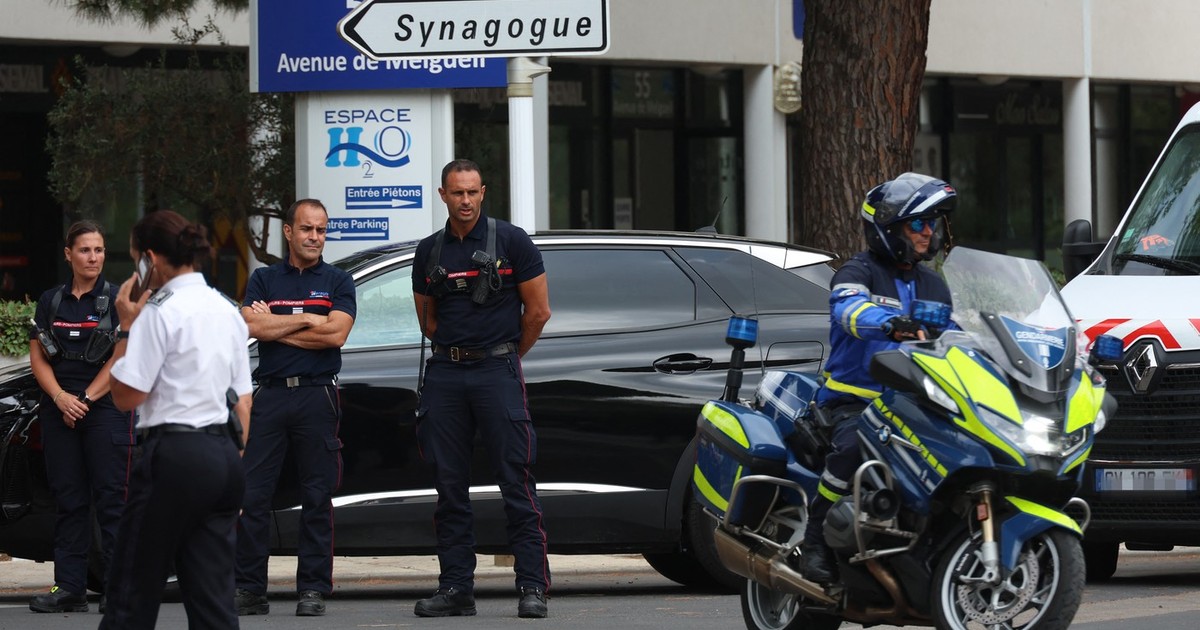 Atac la sinagoga din La Grand-Motte. Poliția franceză, mobilizată la fața locului Foto: Profimedia
