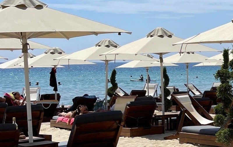 Cursuri pentru bugetari: unii la Mamaia și Venus, alții online, la birou. Cum își specializează angajații primăriile din Alba