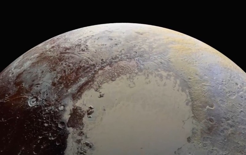 PRIMELE IMAGINI clare de pe Pluto. Ce se vede pe suprafața planetei | VIDEO