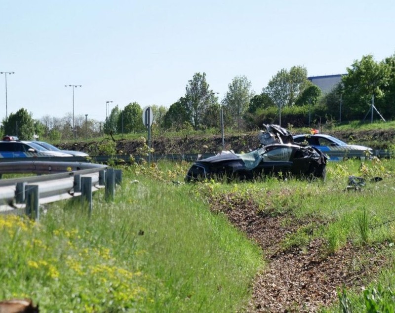 Doi frați din Olt, între cei trei români morți în Ungaria, într-o mașină distrusă pe autostrada M1