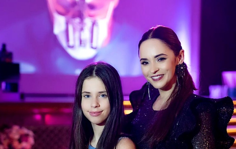 Andreea Marin s-a dat de gol. Ce pregătește Violeta, împreună cu Ștefan Bănică jr, tatăl ei. „Sper să nu mă certe”