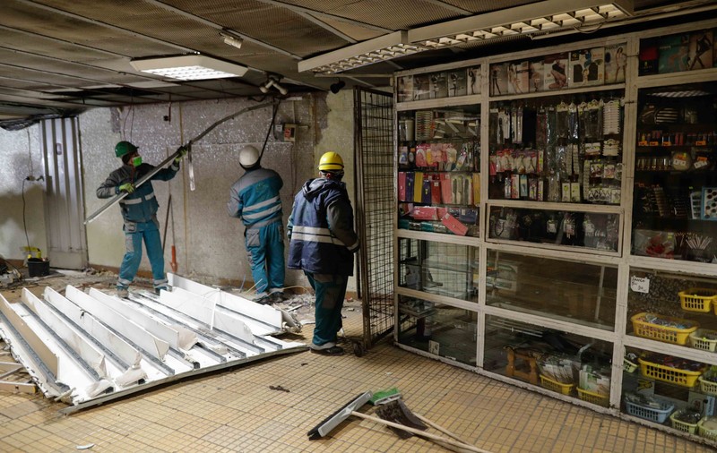 Proprietara unui chioșc de la metrou ce urmează să fie demolat: „Am în întreținere șapte persoane. Mâine ce le pun pe masă?”