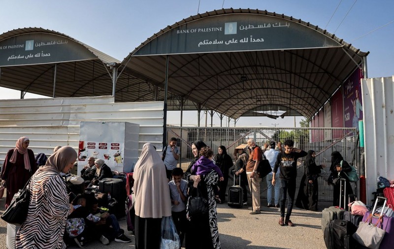 Peste 700 de cetățeni străini sunt așteptați să iasă din Gaza pe la frontiera Rafah