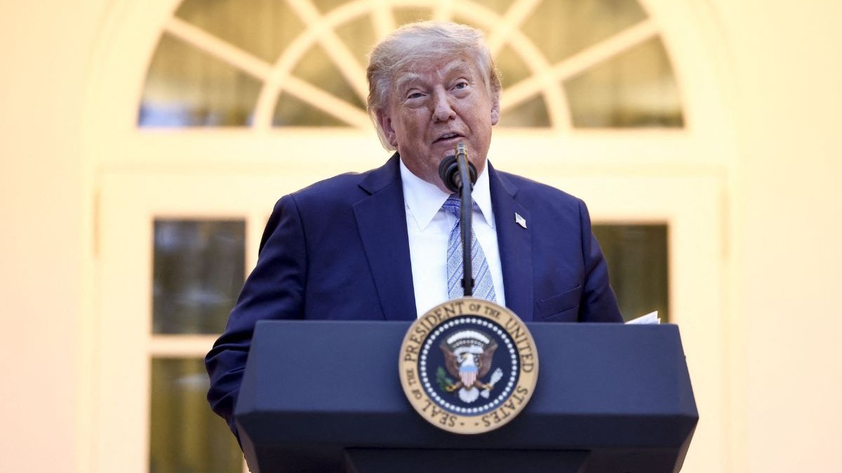 Donald Trump a suspendat acreditările de presă pentru CNN, MSNOW și Politico la Casa Albă. Sursă foto: Hepta