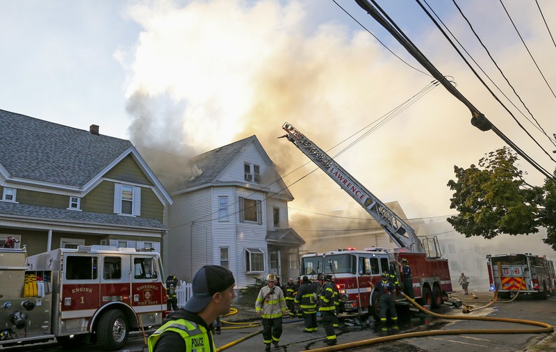 Zeci de incendii și explozii în trei orașe din statul Massachusetts. Cel puțin șase oameni au fost răniți / FOTO&VIDEO