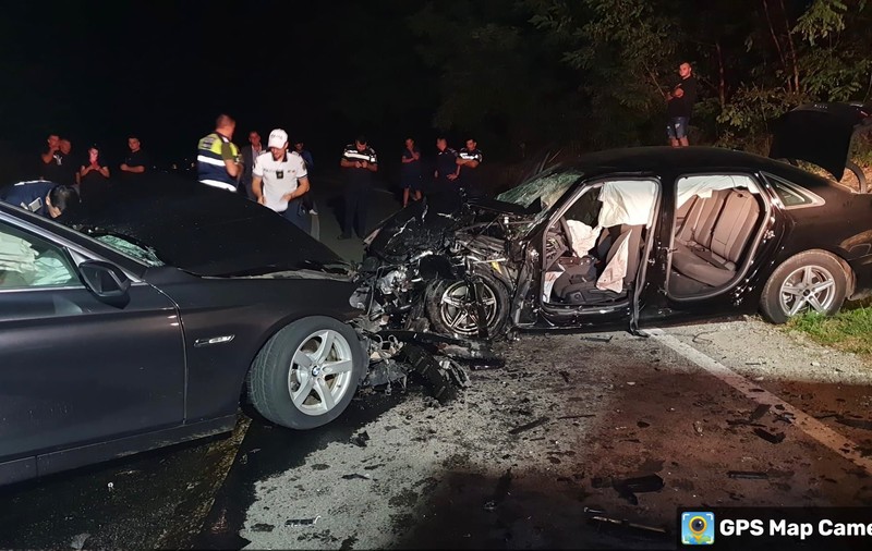 Accident în care au fost implicate două autoturisme, soldat cu șapte răniți, în Gorj. Un bărbat a rămas încarcerat