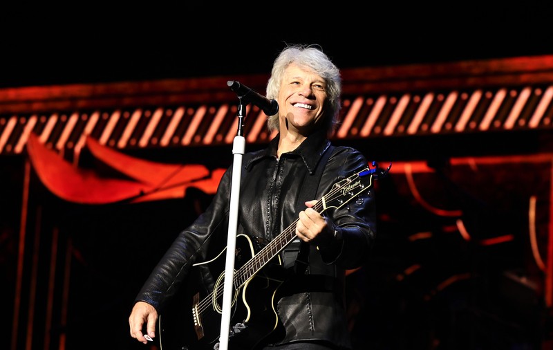 Bon Jovi a întrerupt concertul de la Madison Square Garden. Artistul le-a cerut fanilor să nu arunce biletele: „Trebuie să mă opresc”