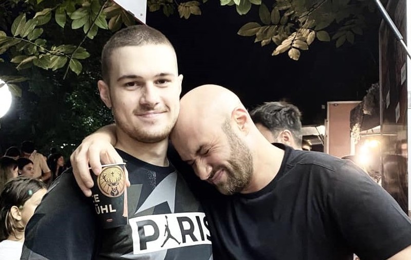 Mihai Bendeac, mesaj ieșit din comun pentru fratele cu 17 ani mai mic: „Când l-am văzut, în incubator, era o urâtanie ”