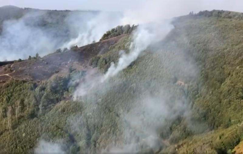 Două avioane Spartan ale Forţelor Aeriene Române intervin în Mehedinţi pentru stingerea incendiilor de pădure