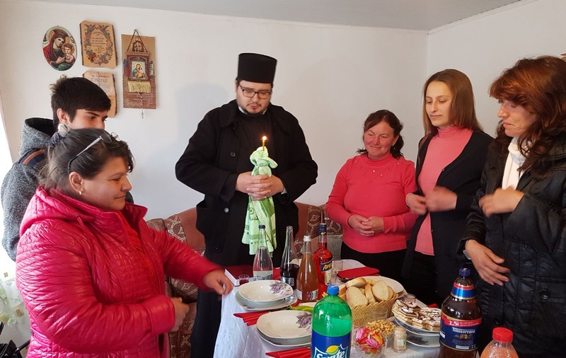 REPORTAJ: I se spune ”vocea de aur” și e prima femeie dascăl de biserică din Vaslui. Doamna Mariana cântă cu sufletul!FOTO&VIDEO