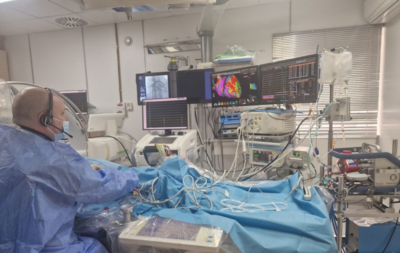 Viața unui pacient din Cluj, salvată printr-o procedură medicală avansată, realizată în premieră în România