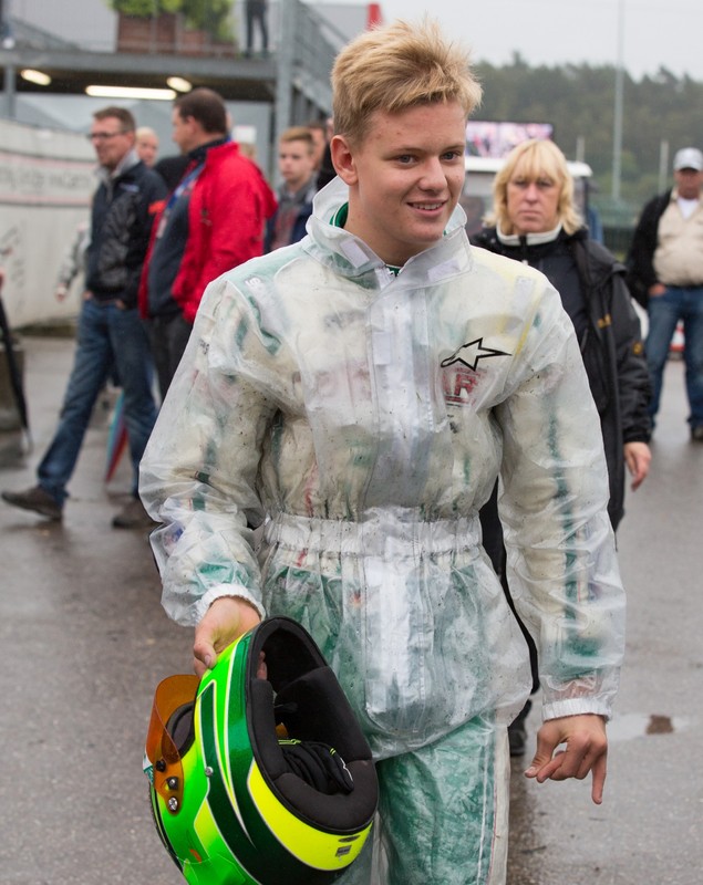 Mick, fiul lui Michael Schumacher, a ieșit în decor cu 160 km/h!