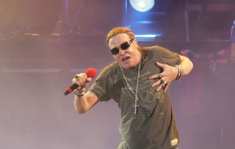 Fanii lui Slash, hărţuiţi la concertul Guns N' Roses din Canada
