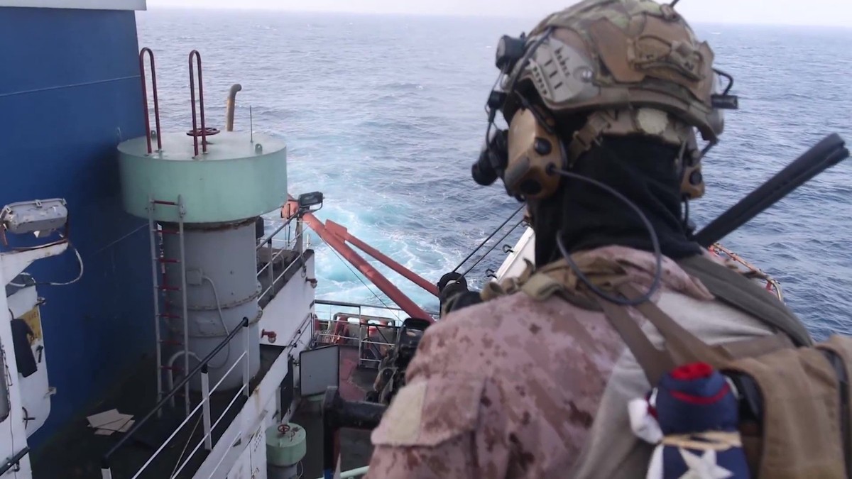 Soldat american la bordul unui petrolier iranian confiscat. Imagine cu caracter ilustrativ Foto: Profimedia