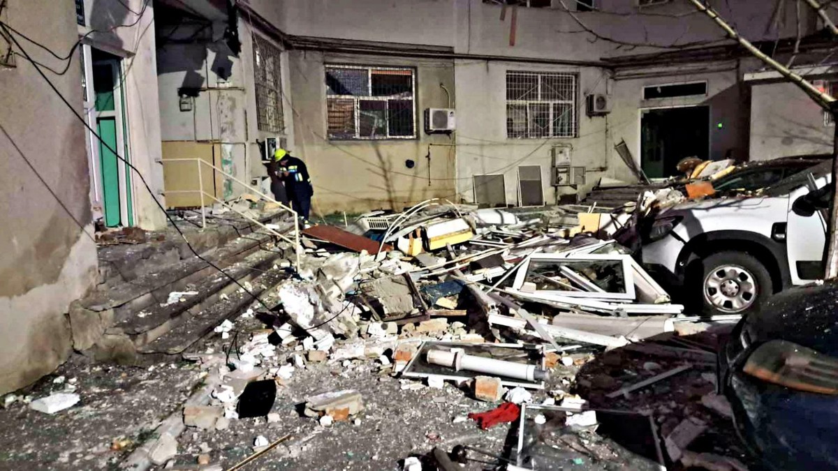 Explozie la Brăila. 16 apartamente au fost distruse. Foto ISU
