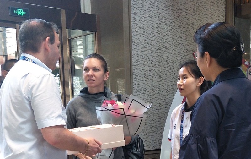 FOTO/ Simona Halep a făcut senzație cu ținuta ei, înaintea turneului de la Wuhan. Fanii au felicitat-o pentru alegerea vestimentară