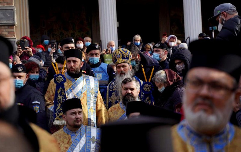 ÎPS Teodosie, vizat de o plângere penală pentru zădărnicirea combaterii bolilor. Reacția Arhiepiscopiei Tomisului