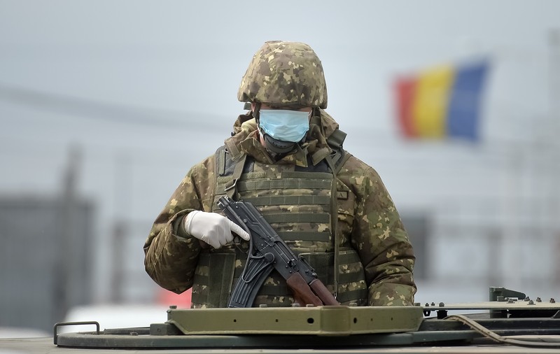 Militar din ”Scorpionii Galbeni”, arestat preventiv pentru trafic de migranți, la Timișoara