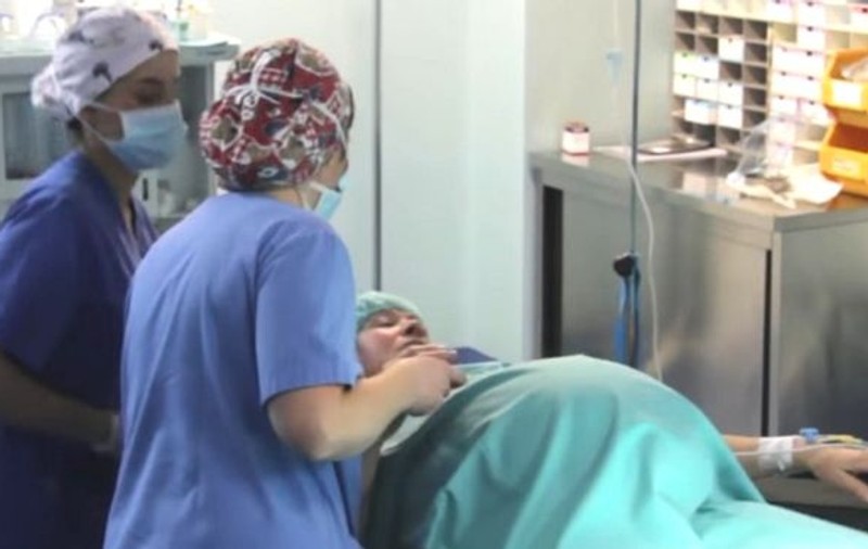 O femeie din Spania, în vârstă de 64 de ani, a născut gemeni