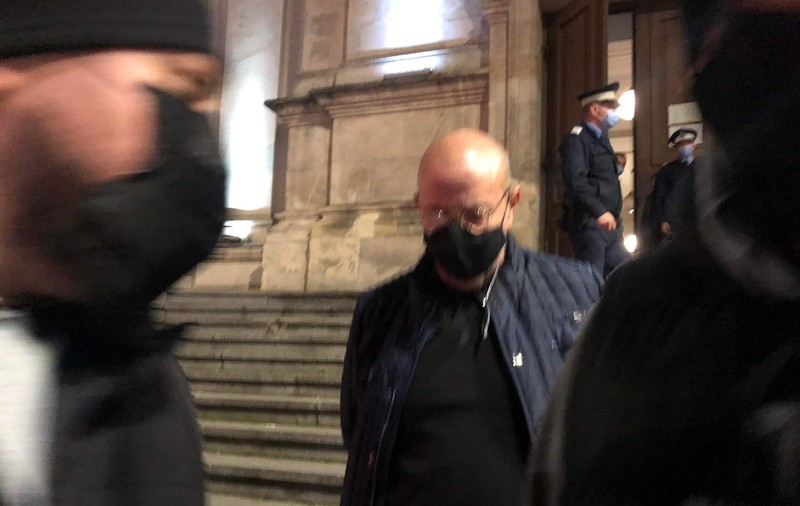Gărzile de corp ale lui Piedone i-au dat peste aparat fotoreporterului Libertatea. Iată singura fotografie