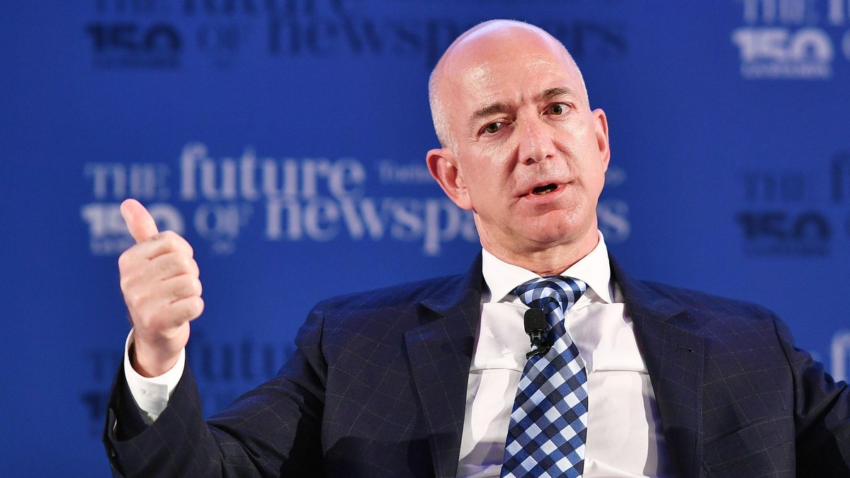 Jeff Bezos a vândut acțiuni Amazon de 3,4 miliarde de dolari