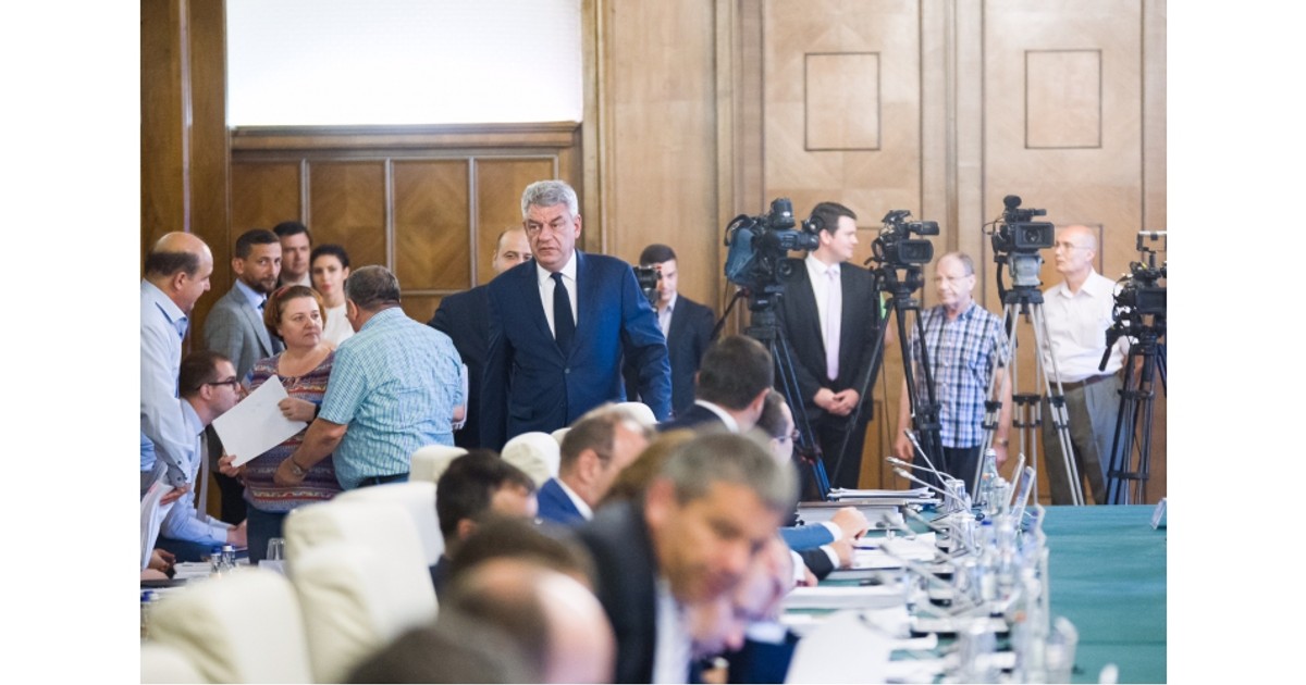 Ponta: Dragnea a ales oamenii din Guvern pe criteriul obedienței față de el