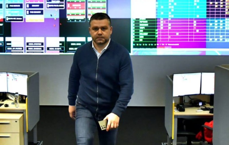 Ciprian Ciucu insistă că Bucureștiul nu este „paralizat” de ninsoare și le cere oamenilor să nu iasă din casă „dacă nu e neapărat nevoie”