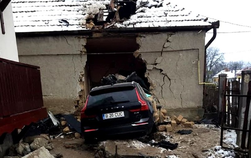Noi detalii în cazul tânărului de 19 ani mort, după ce a intrat cu maşina într-o casă, la 200 km/h