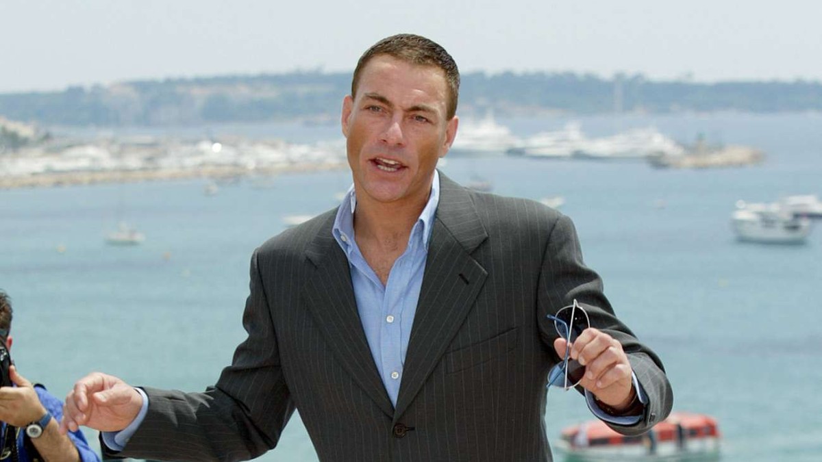 Jean-Claude Van Damme are plângere penală la DIICOT Iași pentru trafic de persoane