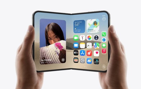 Apple iPhone Duo este primul telefon pliabil lansat de compania din Cupertino.