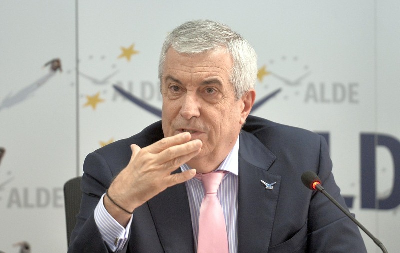 Călin Popescu Tăriceanu a fost implicat într-un accident rutier în București. Trei mașini au fost avariate