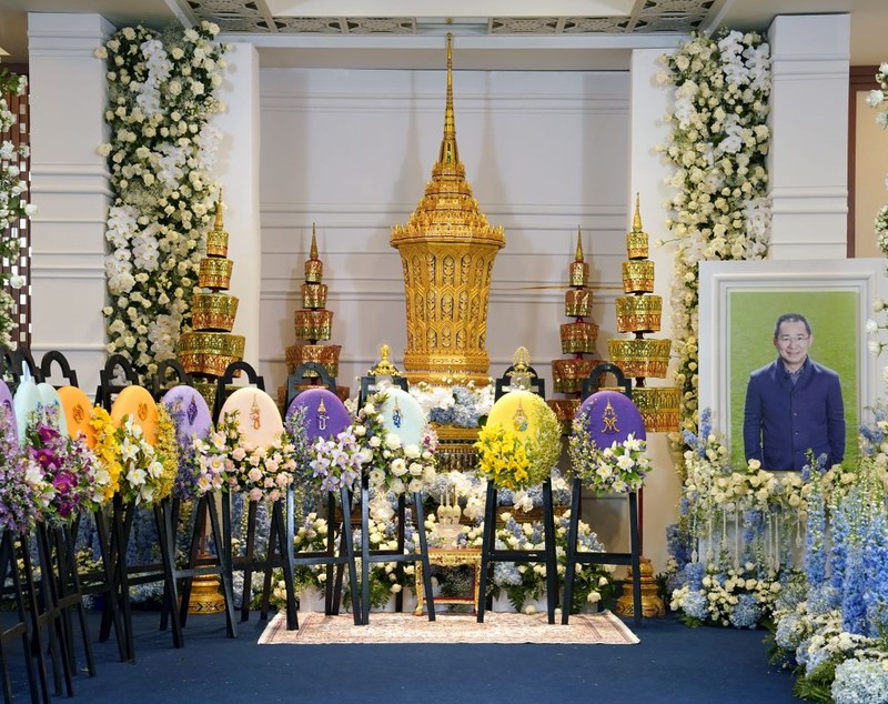 Patronul lui Leicester City este înmormântat în Thailanda cu onoruri regale