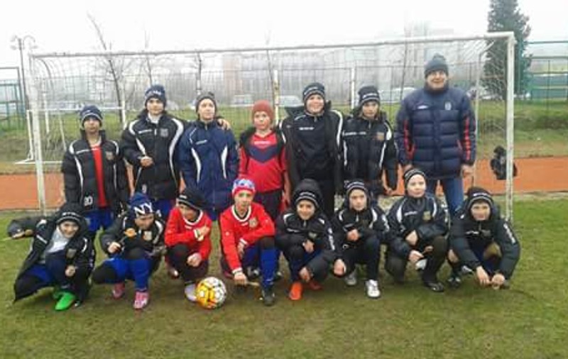 În ciuda disputei cu FCSB pentru marcă și culori, CSA Steaua joacă în negru! Incredibil, la grupa lui Radu Troi joacă puștiul Gigi Becali! | FOTO