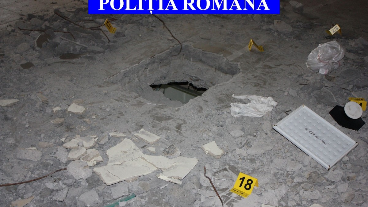 Un hoț care a spart tavanul unei bijuterii din Reșița și a furat aproape tot din seif a fost prins după cinci luni