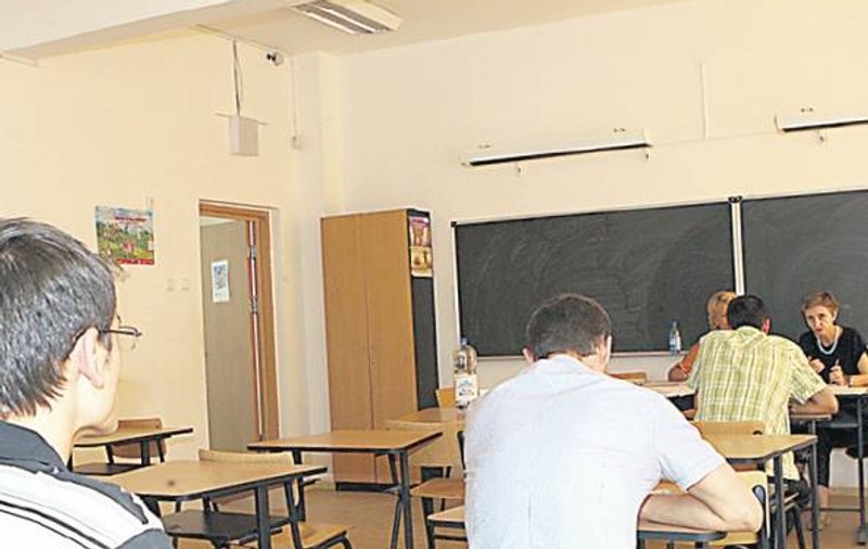”Aranjarea” Baclaureatului de anul trecut de la liceul particular ”Dimitrie Cantemir” din Galaţi pe masa judecătorilor Curții de Apel București