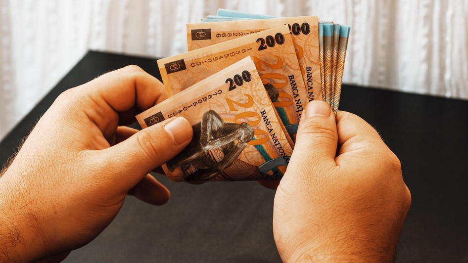 Prețurile producției industriale din România au crescut cu 2,1% în luna august 2026, comparativ cu luna precedentă.