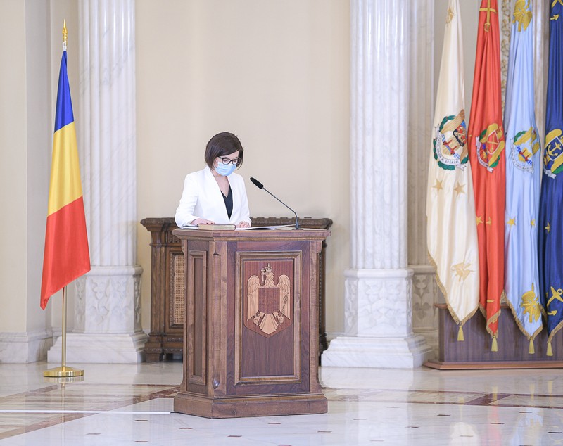 Ioana Mihăilă a depus jurământul de învestitură ca ministru al sănătății. Iohannis, „bucuros că în coaliție s-a găsit un modus vivendi”