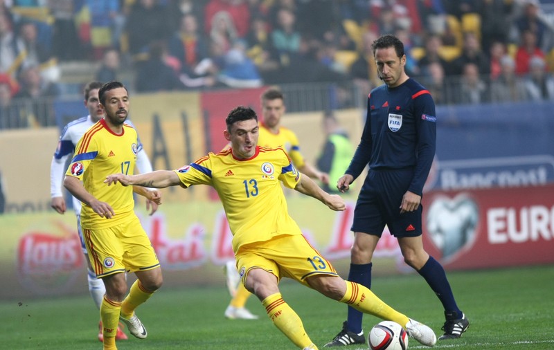 Fanii din tribune au ales tricolorul meciului cu Feroe
