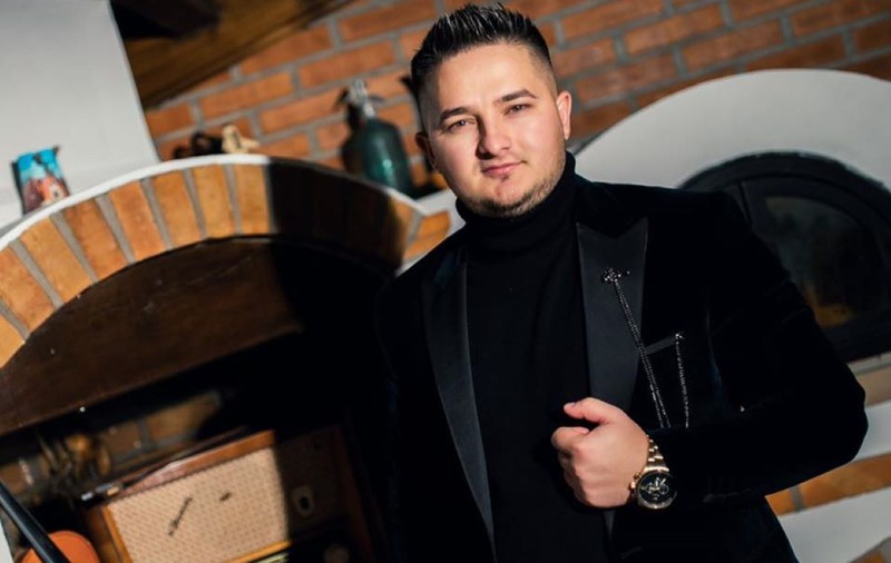 Un cântăreț de muzică populară din Timișoara a pus în circulație 13.000 de euro falși