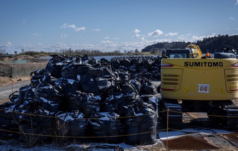 Sacii cu nisip folosiți pentru a absorbi radiațiile din interiorul centralei de la Fukushima vor fi scoși cu ajutorul roboților