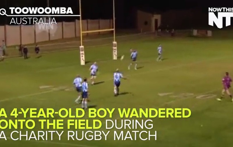 Fază memorabilă la un meci caritabil de rugby: eseu marcat de un puști de 4 ani!
