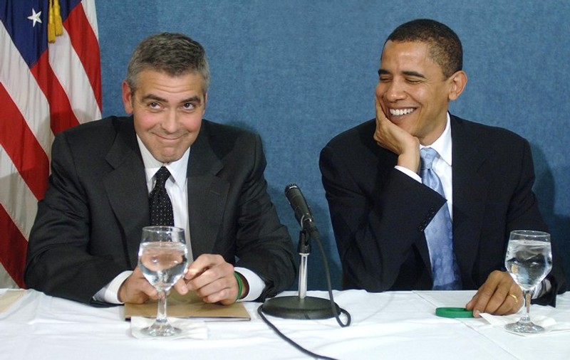 Cum i-a mulţumit Obama lui George Clooney, după ce acesta a strâns 15 milioane de dolari pentru preşedinte? A jucat baschet cu el!