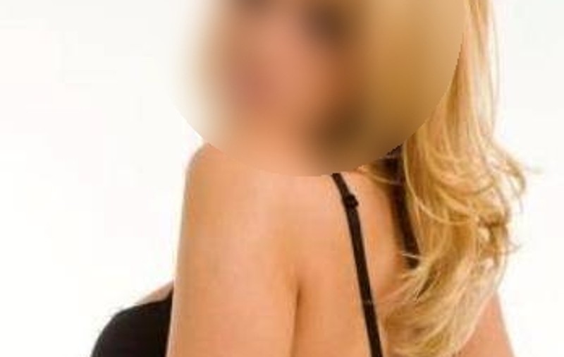 "Iau 12 pastile pe zi, CA SĂ SLĂBESC!". Uite ce blondă din showbiz face mărturisiri ŞOCANTE