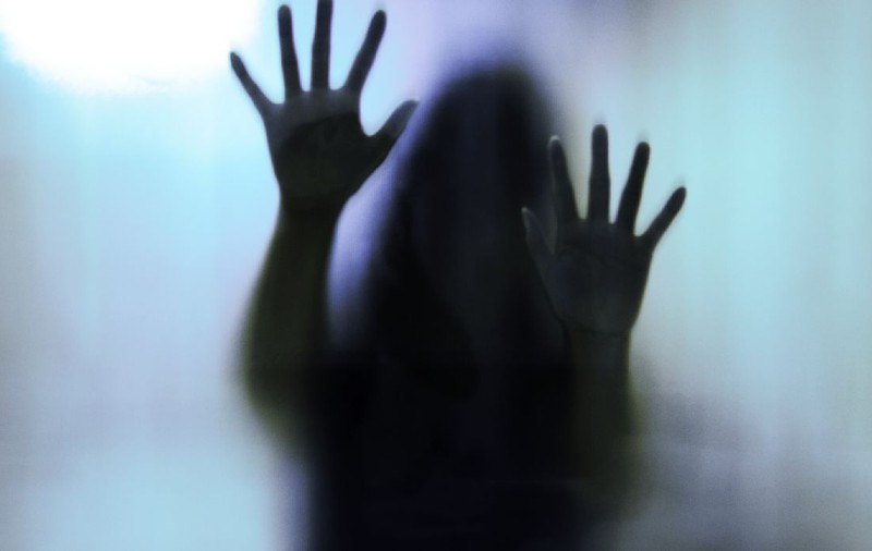 O româncă s-a dus să se angajeze, în Italia, a fost răpită, sechestrată și chinuită timp de o lună
