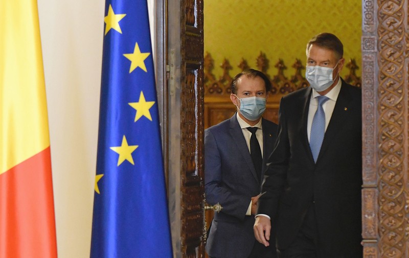 Un virus prea indisciplinat. Ce se întâmplă când un președinte și un premier se grăbesc să anunțe marea relaxare