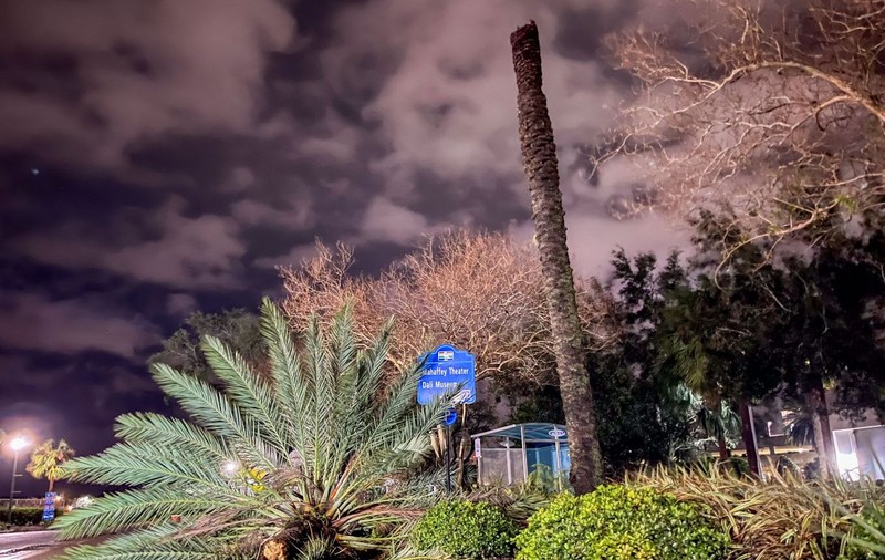 Uraganul Milton a ucis cel puţin 15 persoane și peste 2,6 milioane de oameni din Florida au rămas fără curent electric
