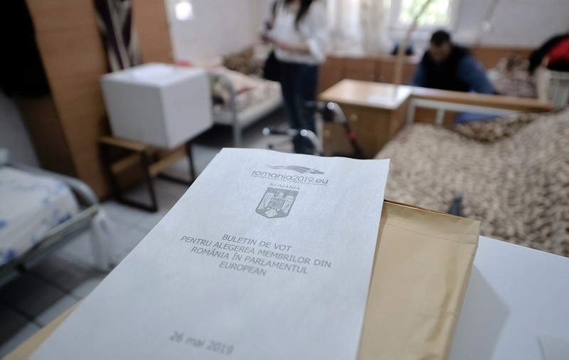 Alt abuz la alegerile europarlamentare. Cum nu li s-a permis părinților copiilor bolnavi să primească urna mobilă!