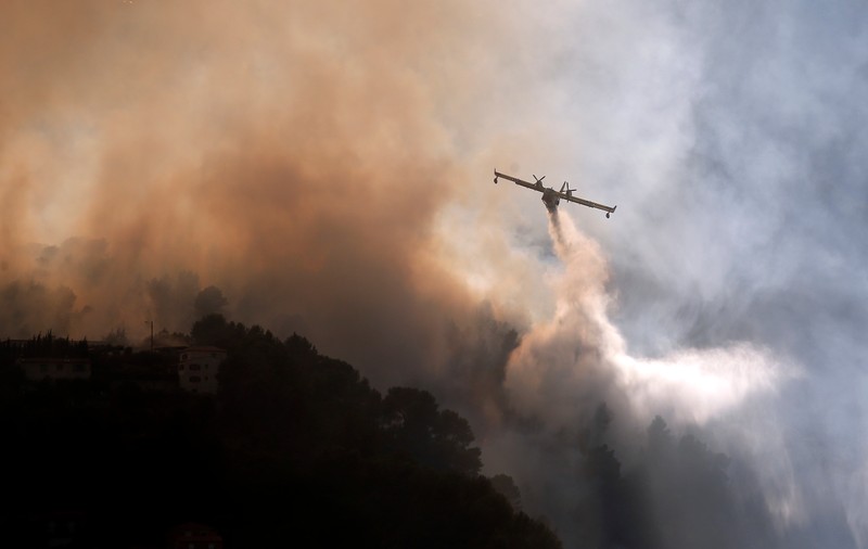 GALERIE FOTO| Incendii uriașe în Franța. Peste 10.000 de persoane evacuate