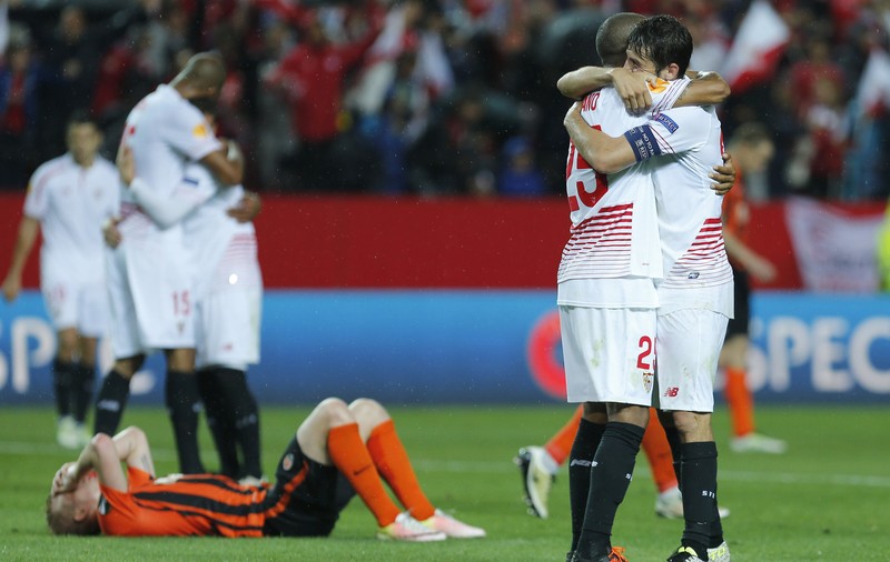 Liga Europa, semifinale, retur: FC Sevilla - Şahtior 3-1, Liverpool - Villarreal 3-0. Finală Liverpool - Sevilla, pe 18 mai, în Basel / VIDEO