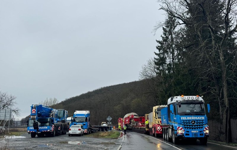 Al doilea transport agabaritic de 788 de tone a ajuns la Termocentrala Mintia, după ce a parcurs 245 km în 6 zile. Cât a costat polița de asigurare